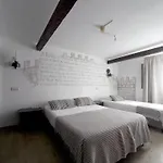 Otel Rainha Santa Isabel - History