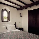 Rainha Santa Isabel - History Otel