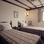 Rainha Santa Isabel - History Otel 3*