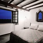 Rainha Santa Isabel - History Otel