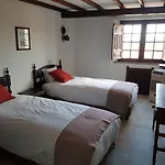 Rainha Santa Isabel - History Otel