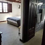 Rainha Santa Isabel - History Otel