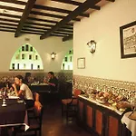 Otel Rainha Santa Isabel - History Óbidos