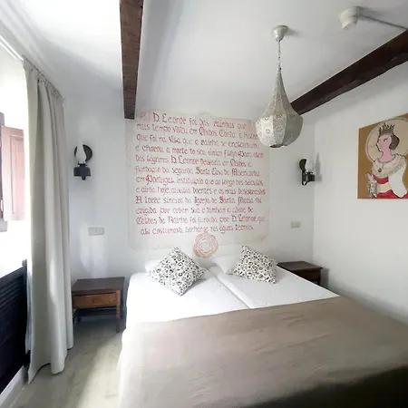 Rainha Santa Isabel - History