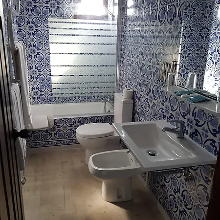 Rainha Santa Isabel - History 3* Óbidos