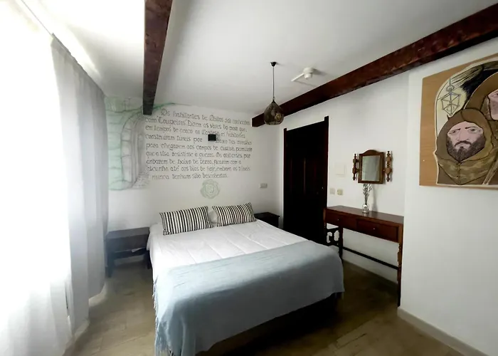 Rainha Santa Isabel - History 3*