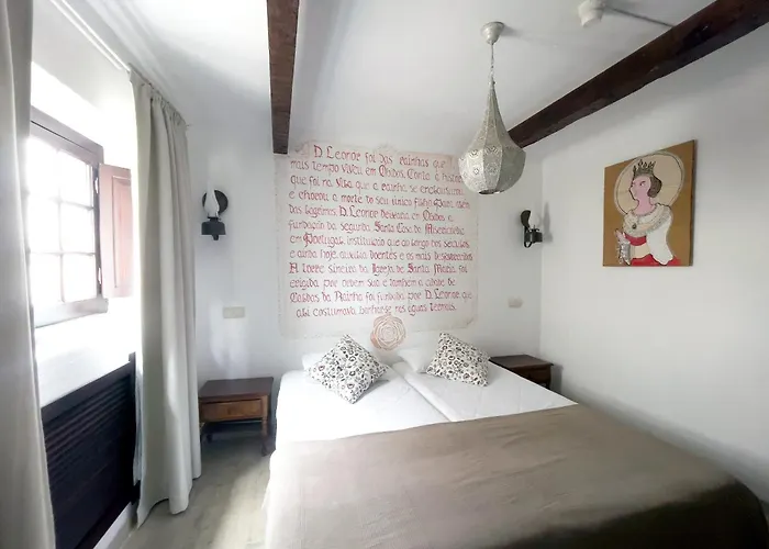 Rainha Santa Isabel - History