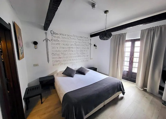 Rainha Santa Isabel - History Obidos