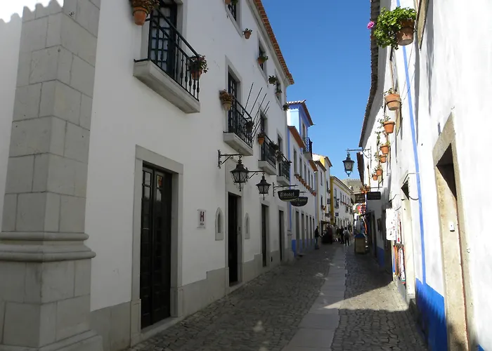 Rainha Santa Isabel - History