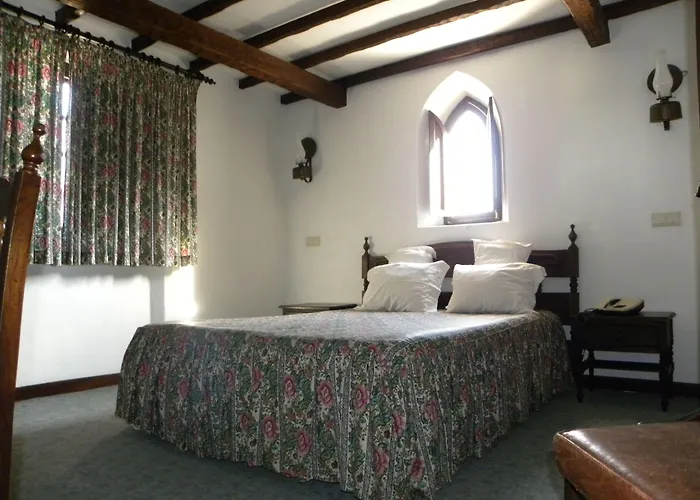 Rainha Santa Isabel - History 3* Obidos