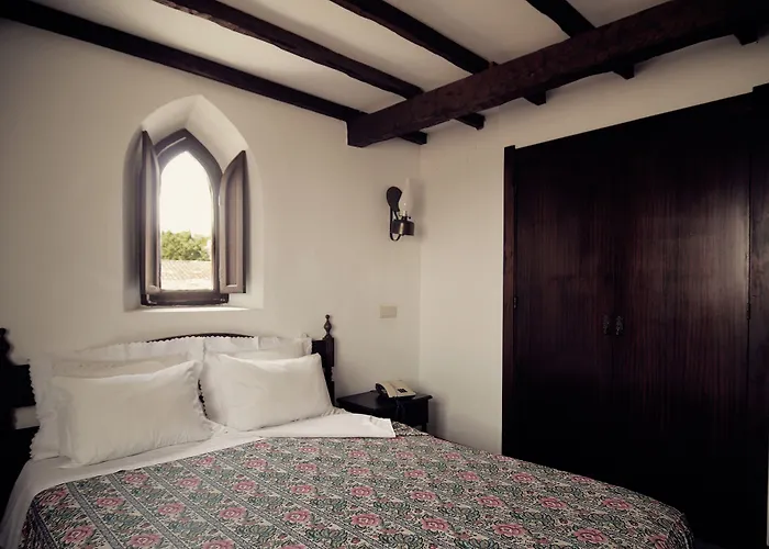 Rainha Santa Isabel - History Hotel