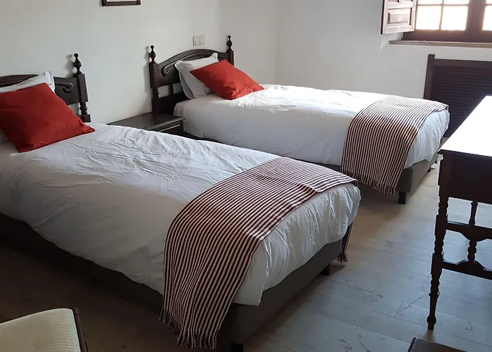 Rainha Santa Isabel - History Óbidos