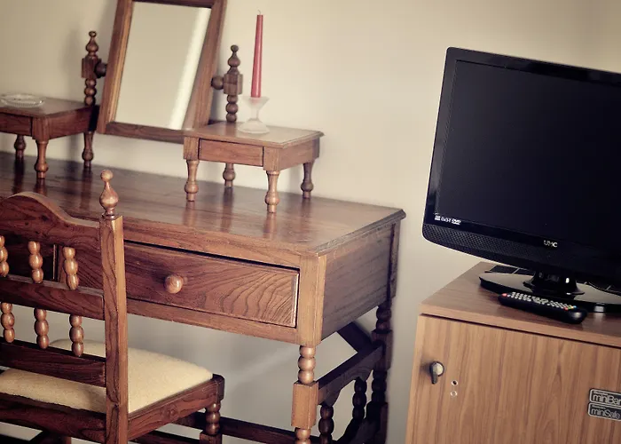 Rainha Santa Isabel - History Obidos