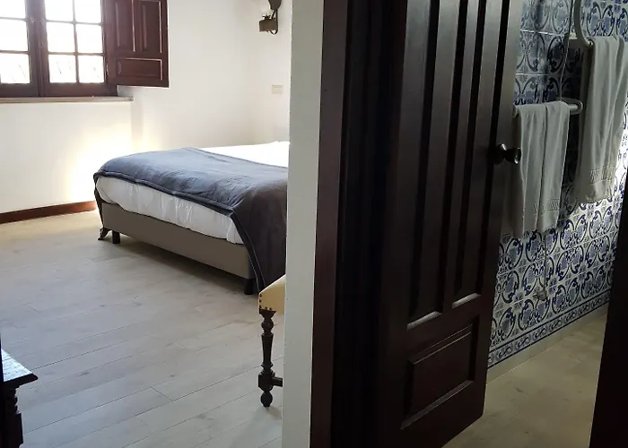 Rainha Santa Isabel - History Hotel