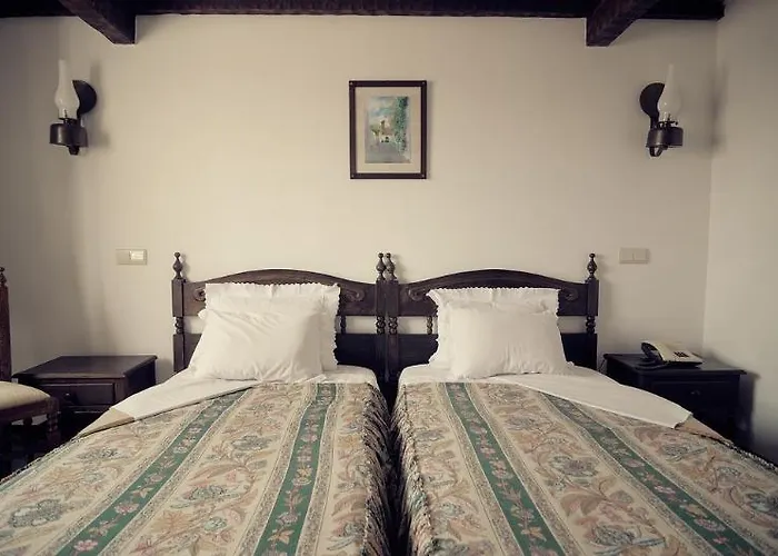 Rainha Santa Isabel - History 3*