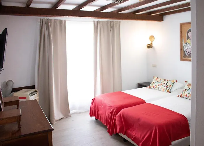 Rainha Santa Isabel - History 3*