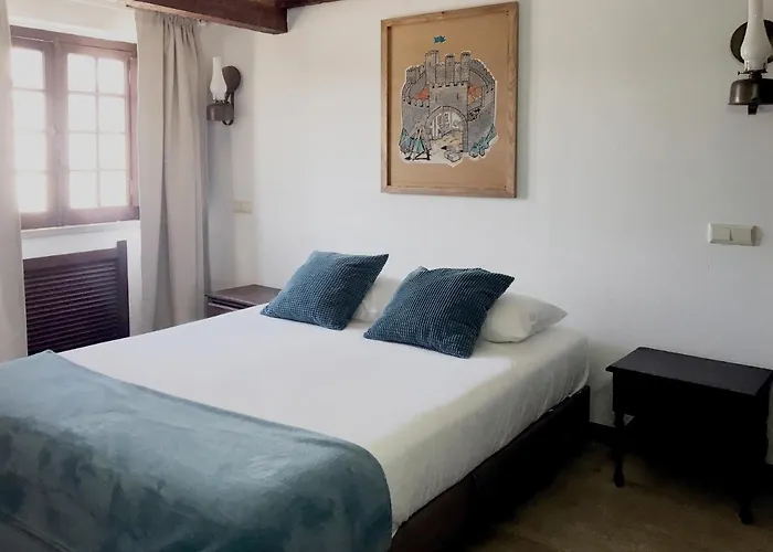 Rainha Santa Isabel - History